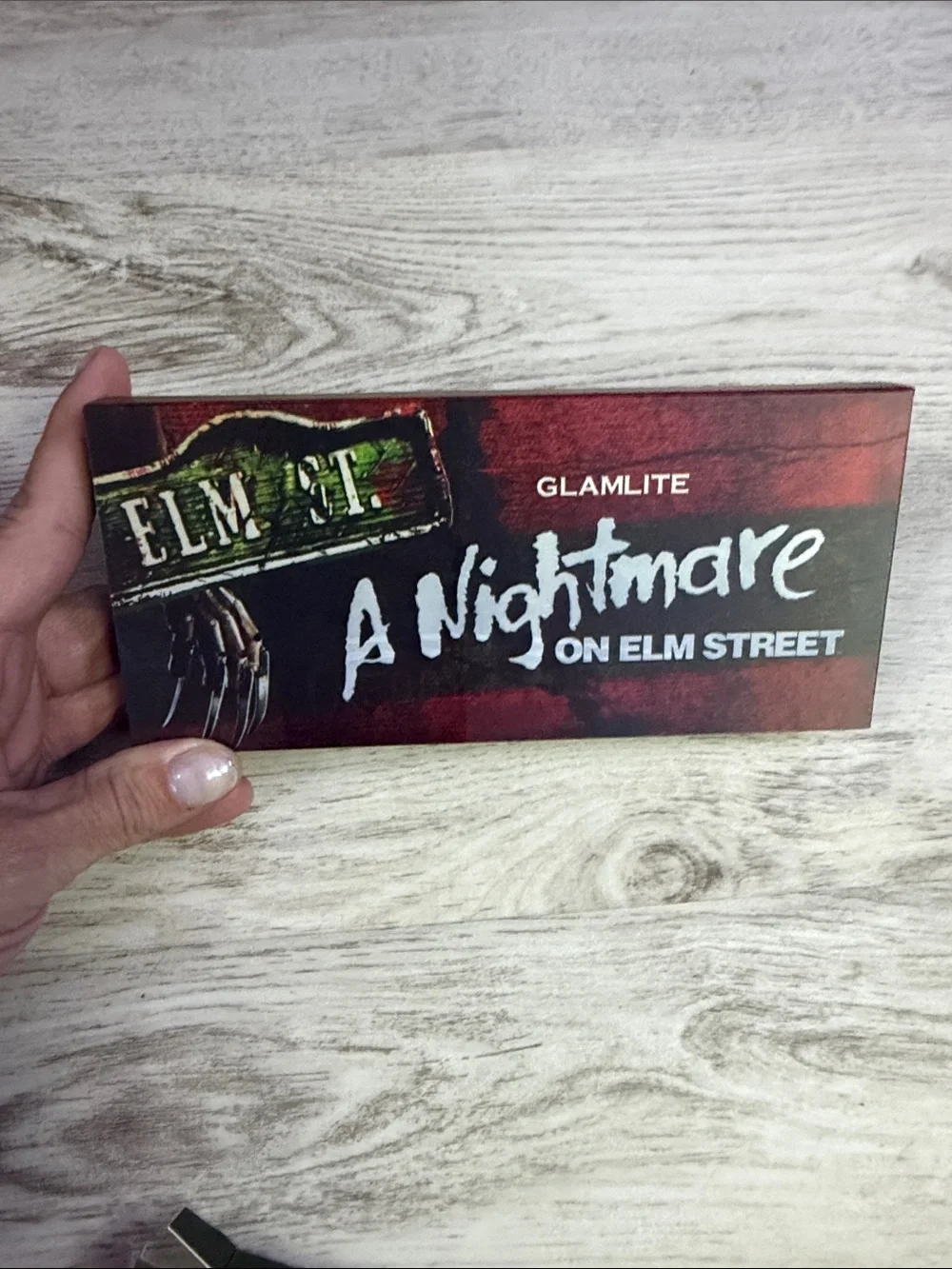 Glamlite Friday the 13th Camp Crystal Lake Eyeshadow Palette - Red